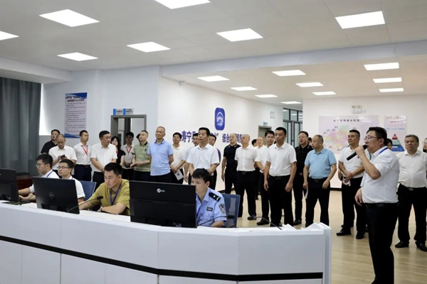 1-230P31I40VK.jpg