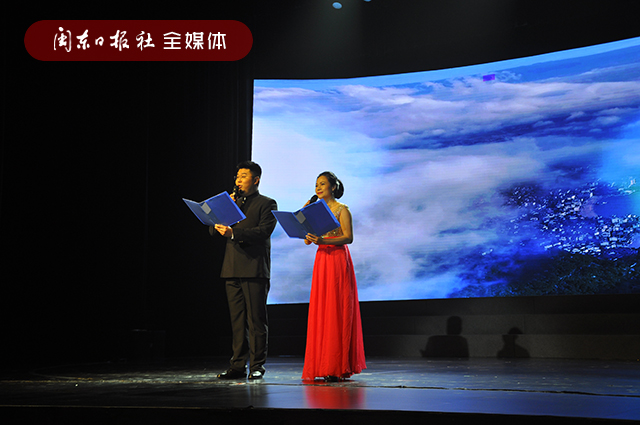 诗朗诵《共守这一片蓝天》.jpg