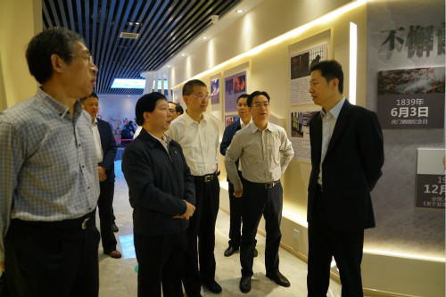 参观禁毒教育基地_meitu_1.jpg