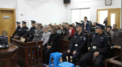 案件庭审现场_meitu_1.jpg
