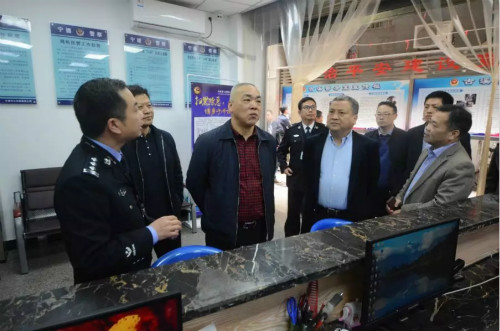 在蕉城区城南镇古溪村警务室调研.webp_meitu_4.jpg