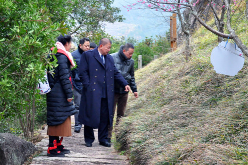 宁德监狱政委陈永兴到黄柏村实地调研走访_meitu_4.jpg
