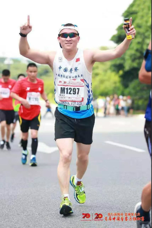 原理参加首届中国警察马拉松赛_meitu_2.jpg