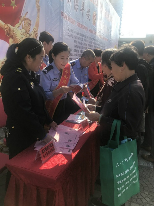 福安开展2019年“平安建设暨扫黑除恶”专项斗争集中宣传活动[2]_meitu_1.jpg