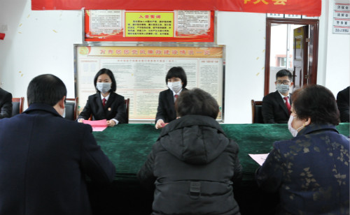福安市人民法院干警到万寿社区开展疫情防控知识及线上诉讼活动宣传工作_meitu_1.jpg