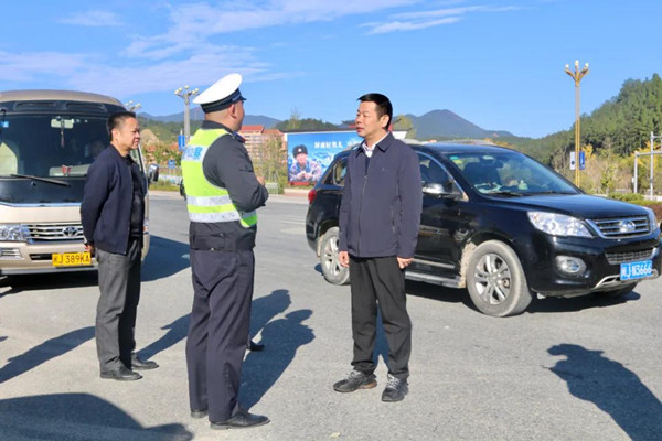 市领导赴屏南县调研指导政法工作(图2)