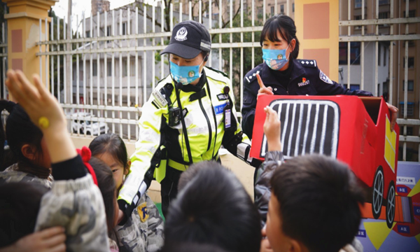 萌娃学交通 安全记心中(图1)