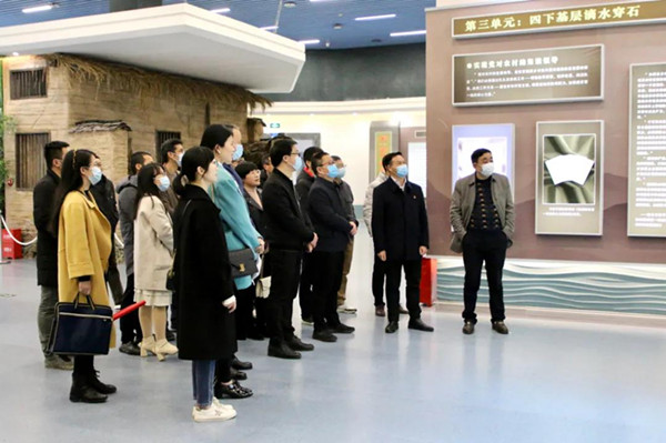 市委政法委党支部组织开展“重温闽东精神，凝聚奋进力量，赋能政法事业”主题党日活动(图2)