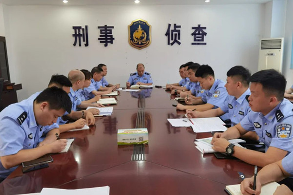 1-22062QGT5260.jpg