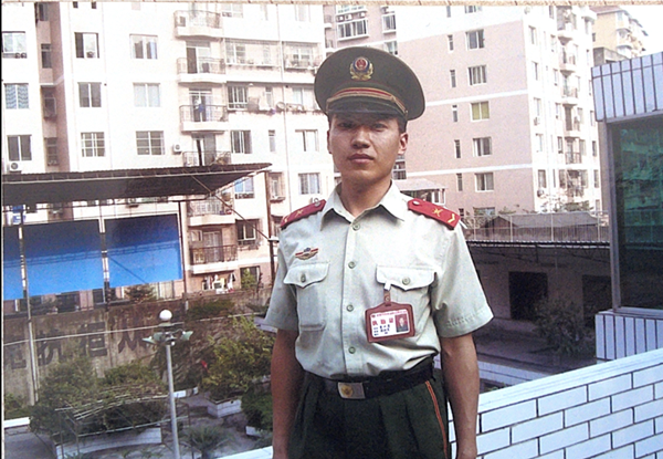 1-220F4120121X7.png