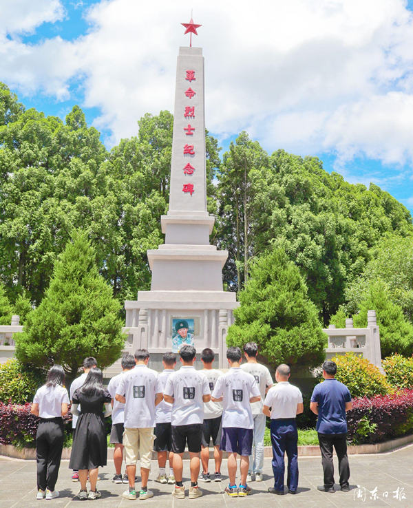 陈祥榕,这些青年学子暑假来看你了(图1) 陈祥榕,这些青年学子暑假来看你了(图1)