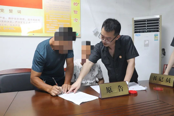 夜调纠纷 夜谈普法 夜访民声！霍童法庭以司法之光照亮百姓心头(图2)
