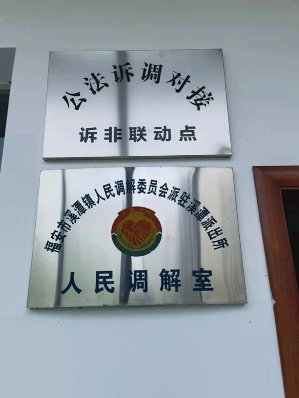 1-220HQQ251193.jpg