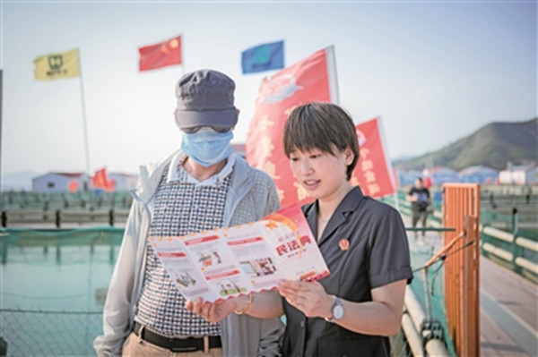 霞浦县人民法院开展“依法用海，和谐生产”海上普法宣传活动(图1)