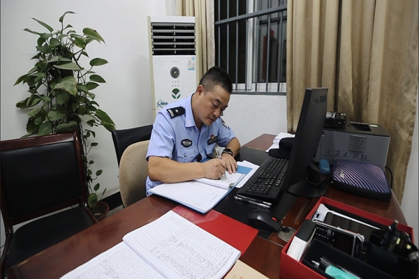 1-2211041H214X5.jpg