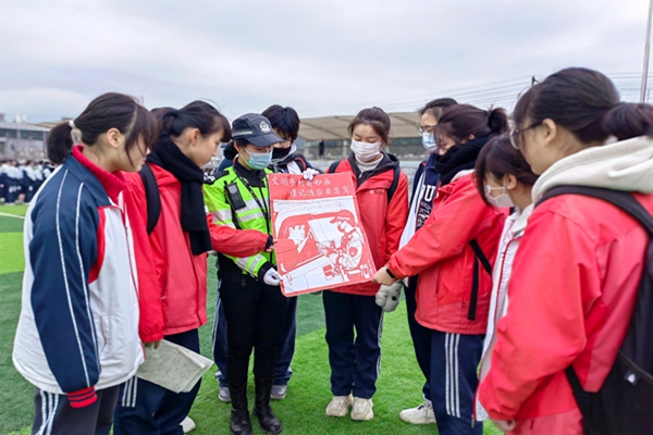 1-2212161J352H2.jpg