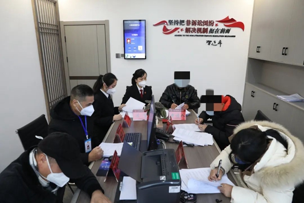 农民工利益大于天！蕉城法院为203名农民工讨薪撑腰(图2)