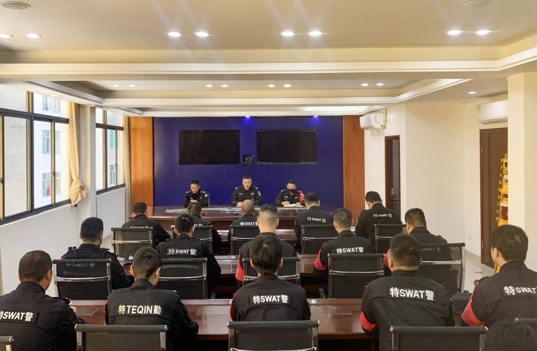 【争优 争先 争效】寿宁巡特警吹响春季练兵冲锋号(图1)