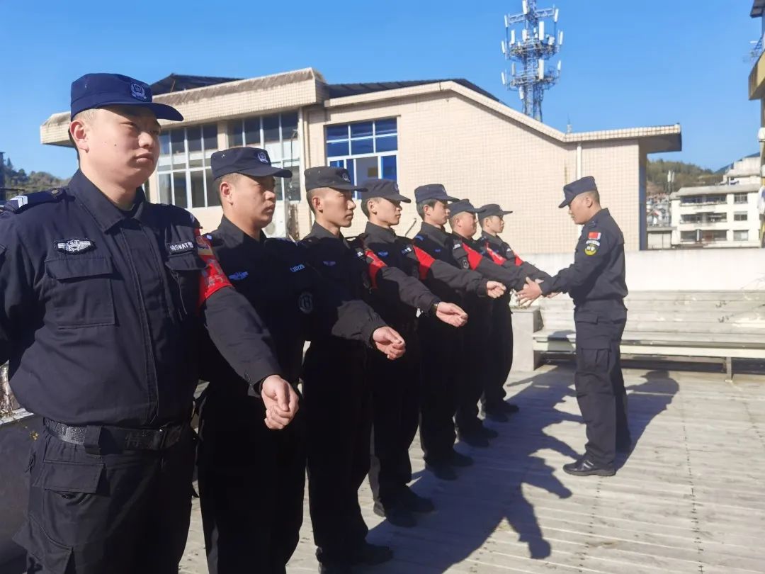 【争优 争先 争效】寿宁巡特警吹响春季练兵冲锋号(图3)