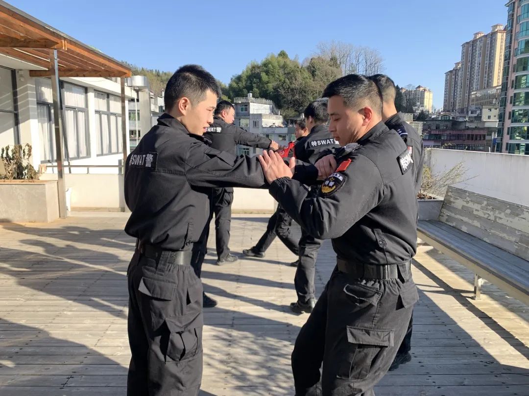 【争优 争先 争效】寿宁巡特警吹响春季练兵冲锋号(图4)