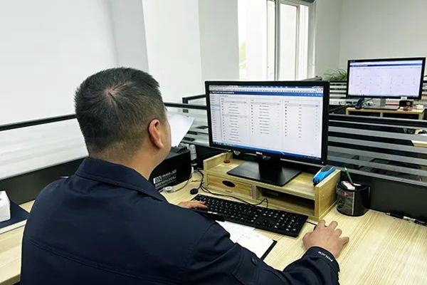 1-2303091AGJc.jpg