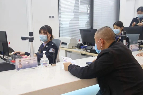 【争优 争先 争效】 霞浦：窗口前移、服务前伸 让群众享受“放管服”改革红利(图1)