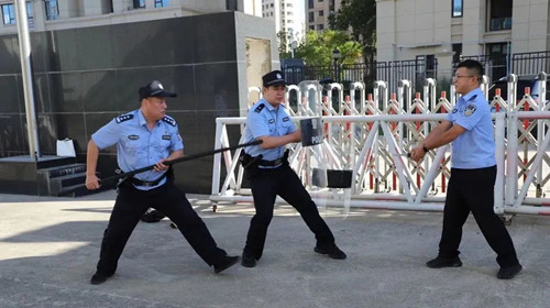 【宁德政法人风采】 用一生 守一“城”——走近福鼎市人民法院司法警察大队大队长周秦斌(图3)