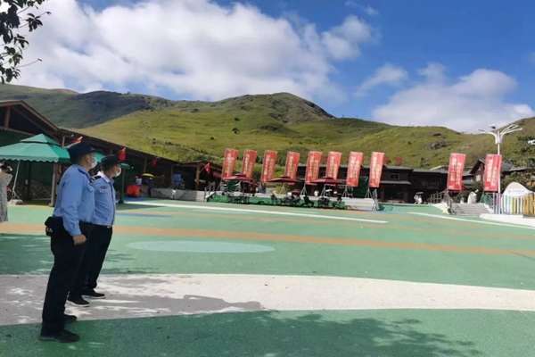 融合式旅游警务这边“枫”景正美(图2)
