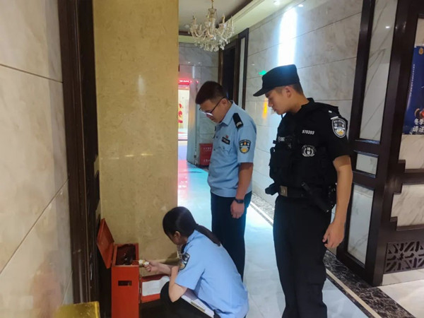 【打造法治强市】亮剑出击护安宁！全市公安机关夏夜治安巡查宣防第一次集中统一行动初显成效(图4)