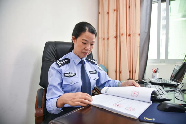 1-23120409543J05.jpg