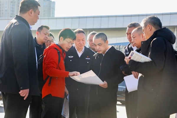 你只管迎风向前，剩下的交给我们！宁德公安护航神行超充·2023宁德马拉松圆满完赛(图1)