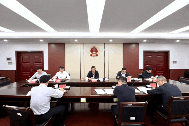 市委政法委研究部署深入贯彻中央八项规定精神学习教育工作
