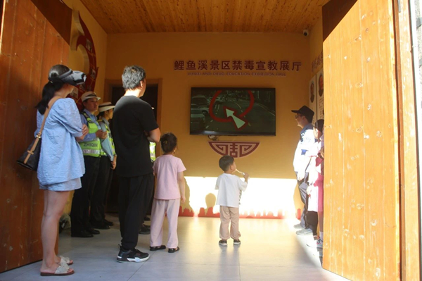 车轮上的警示课堂3.jpg