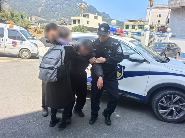 40余小时深山接力！警民合力寻回八旬老人