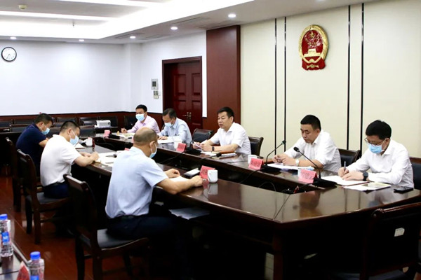 市委政法委召开理论学习中心组学习会(图1)