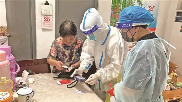 霞浦县委政法委：坚守防疫一线诠释使命担当(图2)