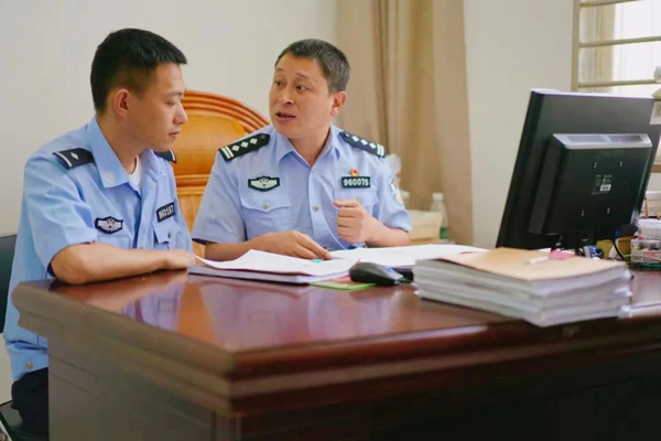 【宁德政法人风采】警营里的“啄木鸟”——走近寿宁县公安局法制大队大队长叶允朝(图6)