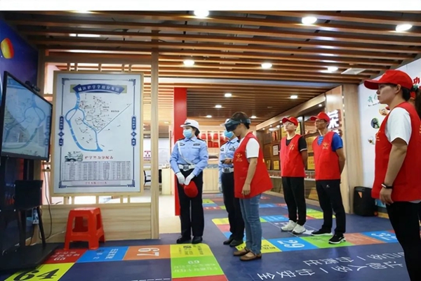 【打造法治强市】这抹“义警红”，守护城市“烟火气”(图2)