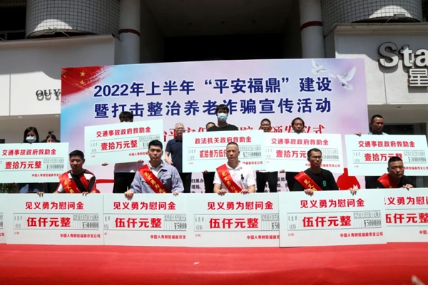 1-22110QI25c52.jpg