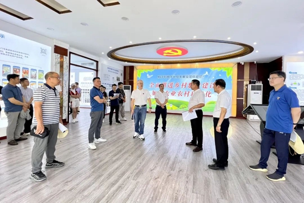 市委政法委党支部开展“当好‘三个表率’、建设模范机关”主题党日活动(图2)