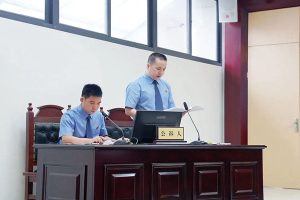 以案释法敲响警钟！柘荣法院公开开庭审理一起贪污案(图1)
