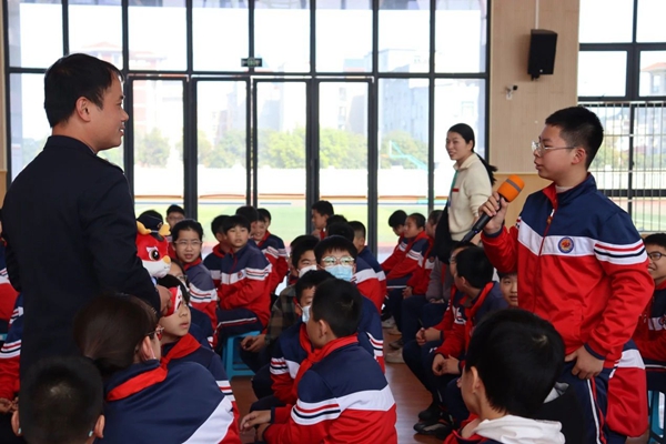 宁德监狱：法治宣讲“轻骑兵” 护航少年校园行(图2)