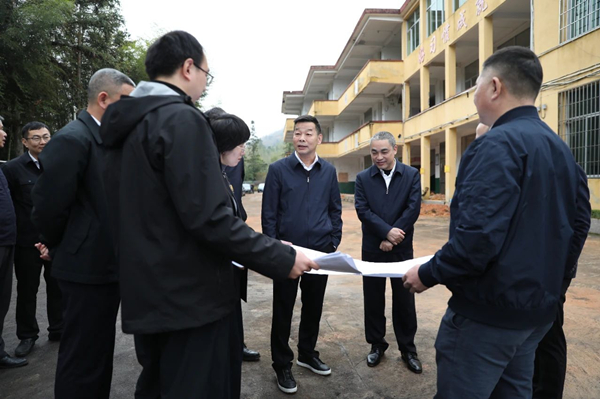市领导调研推进专门学校建设