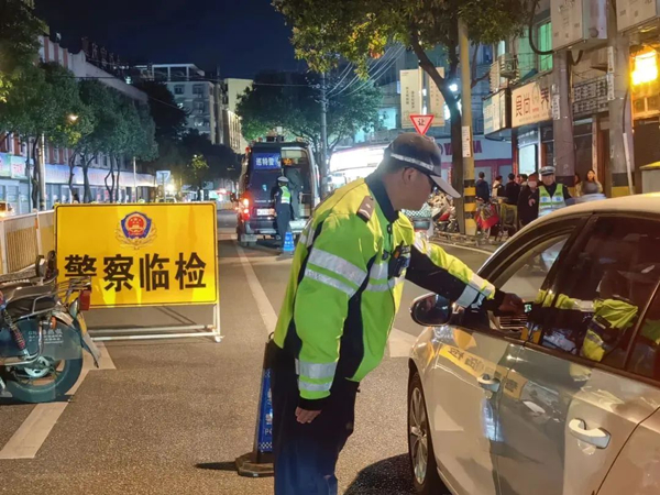 隐患排查，防范道路风险.jpg