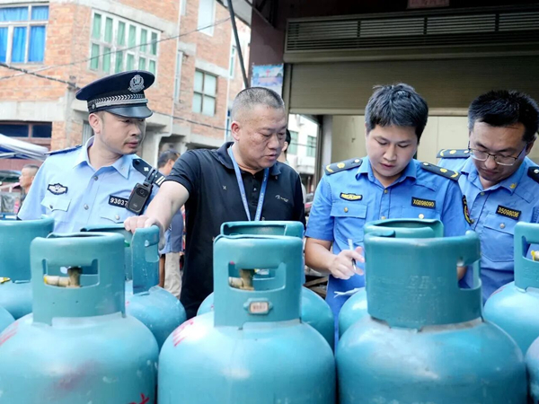 宁德公安：拒绝“黑气”不放松，守护“瓶安”每一刻！