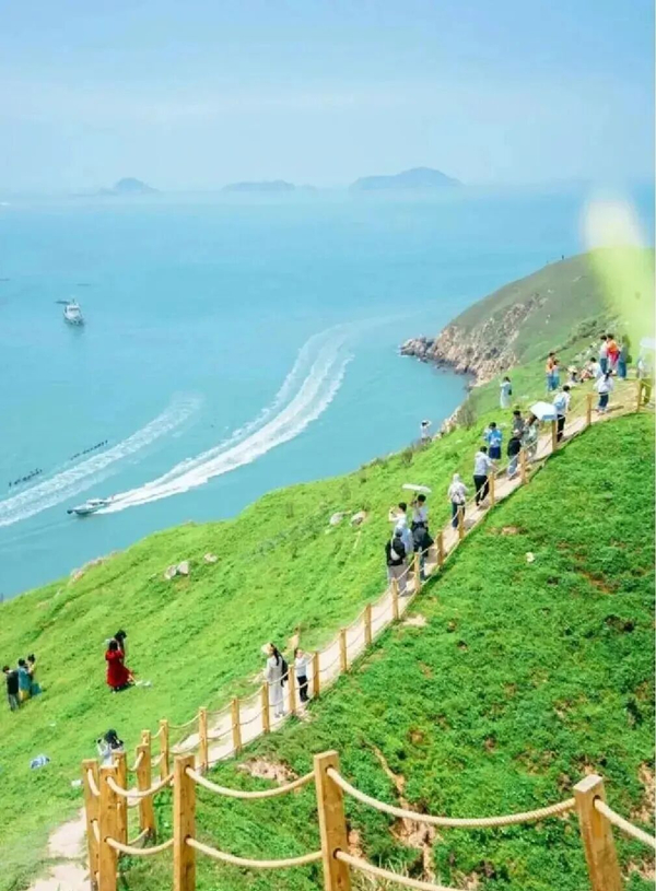 涉案公司非法组织游客“跳岛游”.jpg
